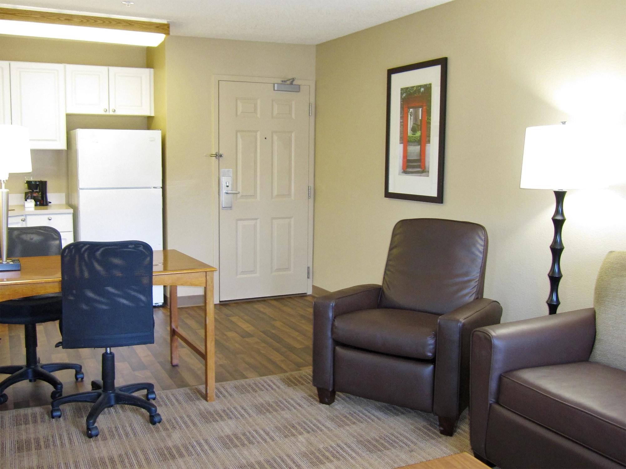 Extended Stay America Suites - Chicago - O'Hare - Allstate Arena Дес-Плейнс Экстерьер фото