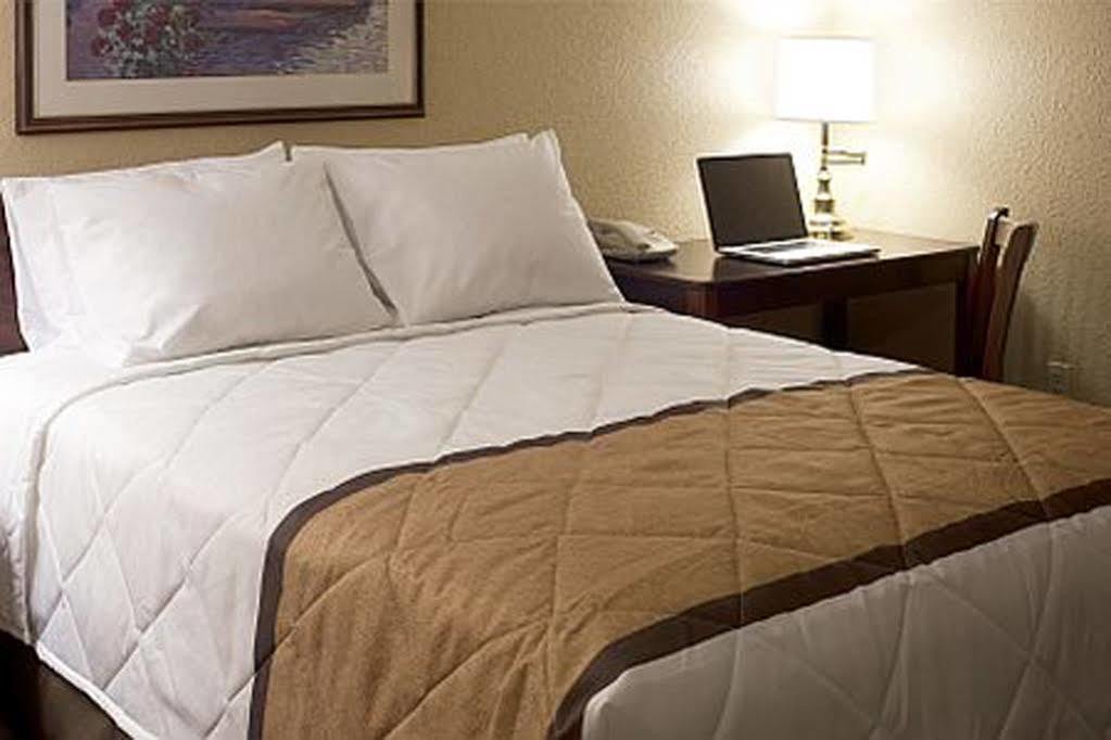 Extended Stay America Suites - Chicago - O'Hare - Allstate Arena Дес-Плейнс Экстерьер фото